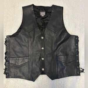 Wilsons Side Lace-Up Leather Women’s Black Vest with Snap Closure and pockets